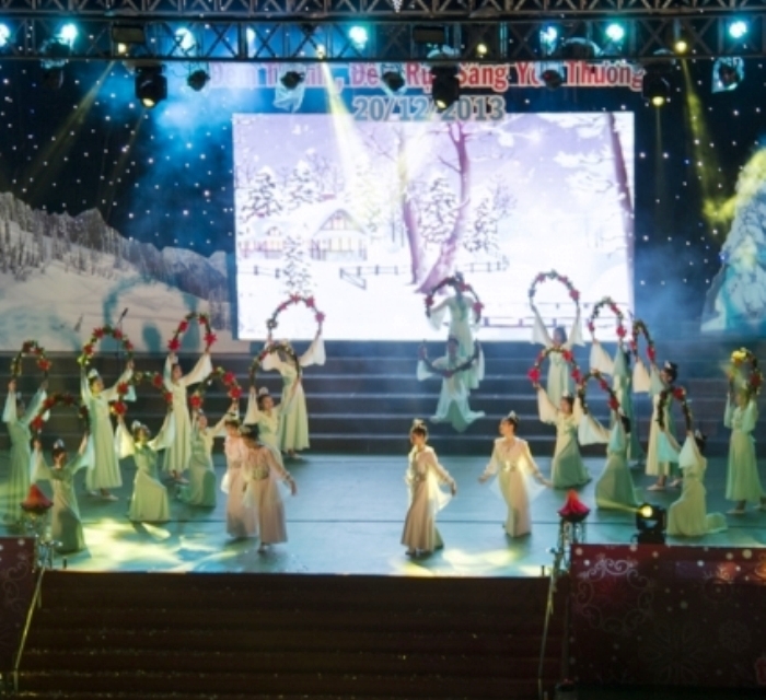 Đêm Thánh - Đêm Rực Sáng Yêu Thương